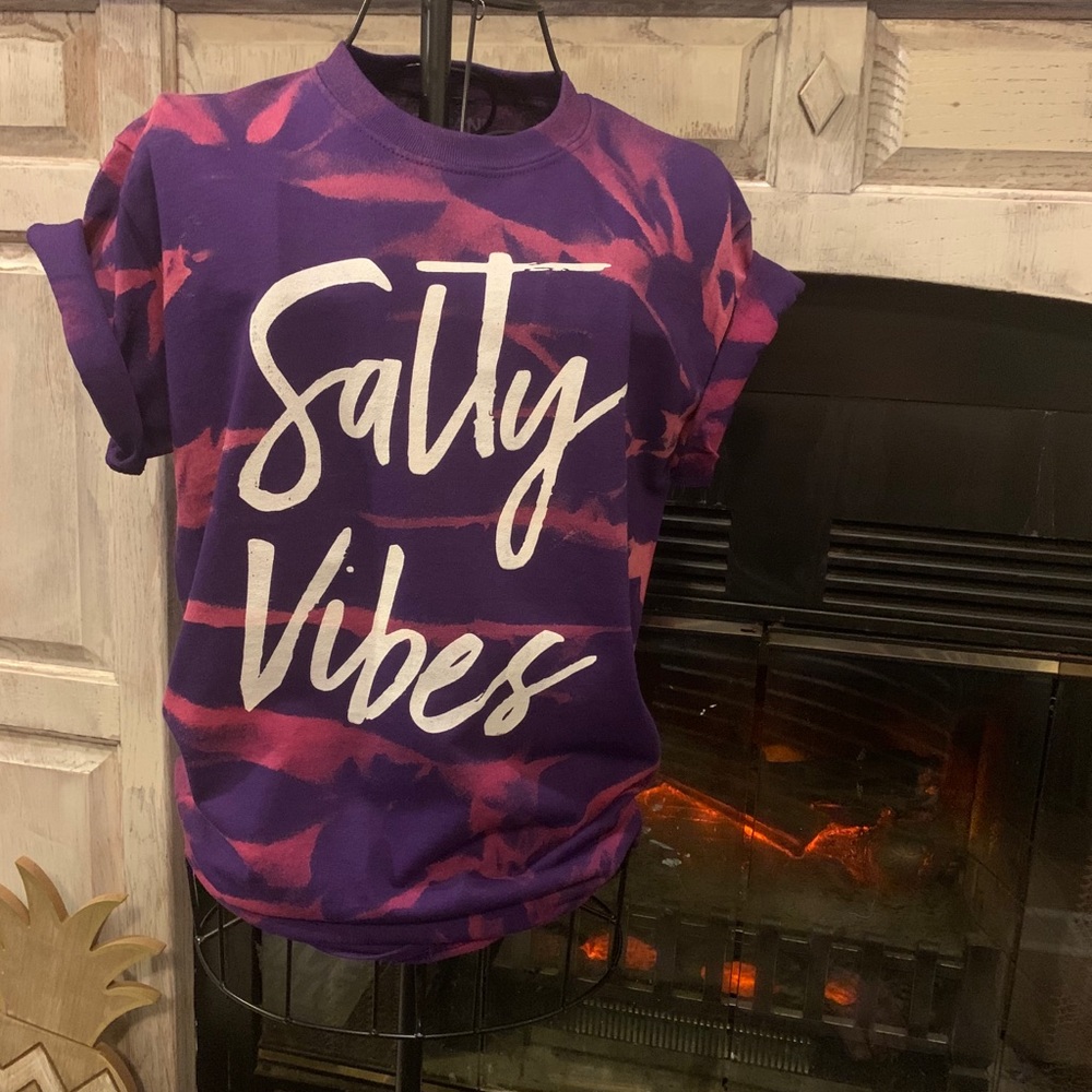 Salty Vibes tee